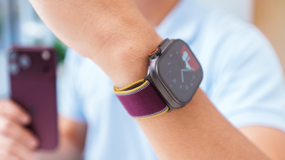 Mở hộp Apple Watch Ultra 4 giá 23,9 triệu đồng trước mở bán