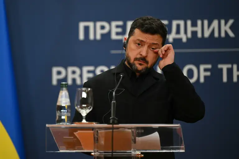 Tổng thống Zelensky tại cuộc họp báo chung với Tổng thống Serbia ở Belgrade ngày 8-8 - Ảnh: AFP