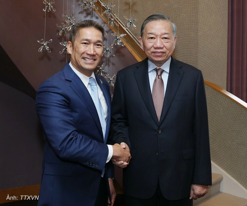 Tổng Bí thư, Chủ tịch nước Tô Lâm tiếp quyền Bộ trưởng Hải quân Mỹ Hùng Cao ngày 22/9. Ảnh: TTXVN