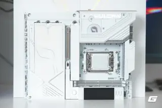 Mainboard Colorful iGame X870E Vulcan OC V14 bản trắng
