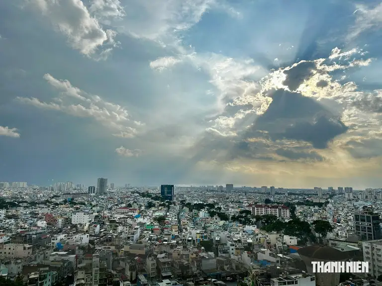 El Nino khiến TP.HCM và Nam bộ xuất hiện nắng nóng đến 36 độ C giữa mùa mưa, nắng nóng có xu hướng gia tăng trong tháng 9