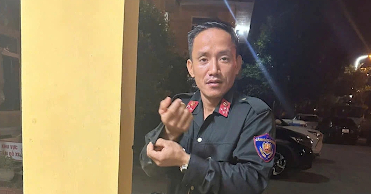 Cảnh sát cơ động Huế dũng cảm lao xuống sông cứu thanh niên đang chới với