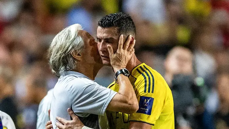 Piers Morgan: 'HLV Jorge Jesus bội ước Ronaldo'