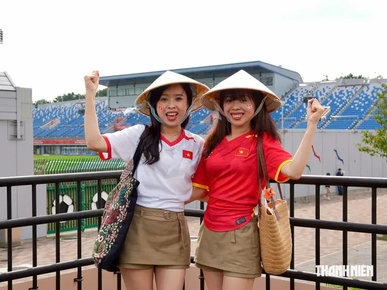 Hai cô gái có niềm tin Thanh Nhàn sẽ ghi bàn cho U.23 Việt Nam