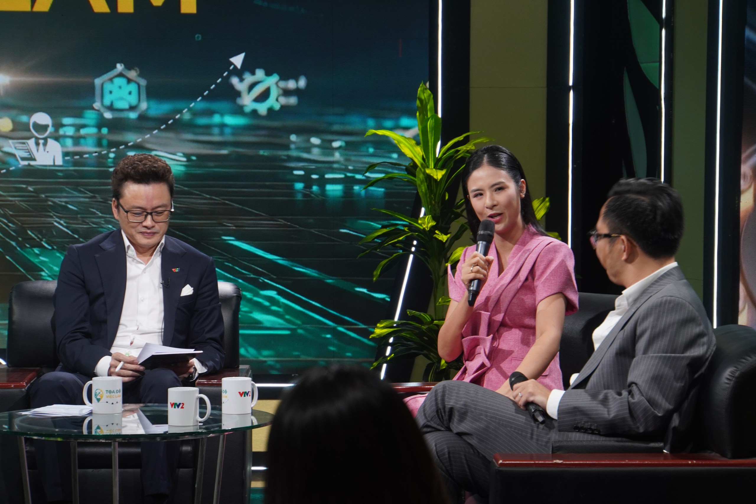 Ngọc Hân nhớ về thời khắc đăng quang Hoa hậu Việt Nam 2010