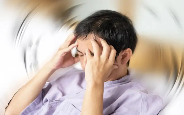 Rối loạn tiền đình ở người cao tuổi có nguy hiểm?- Ảnh 3.