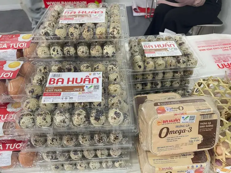 Một số sản phẩm của Ba Huân từng bán ra thị trường. Ảnh: Fanpage Ba Huân