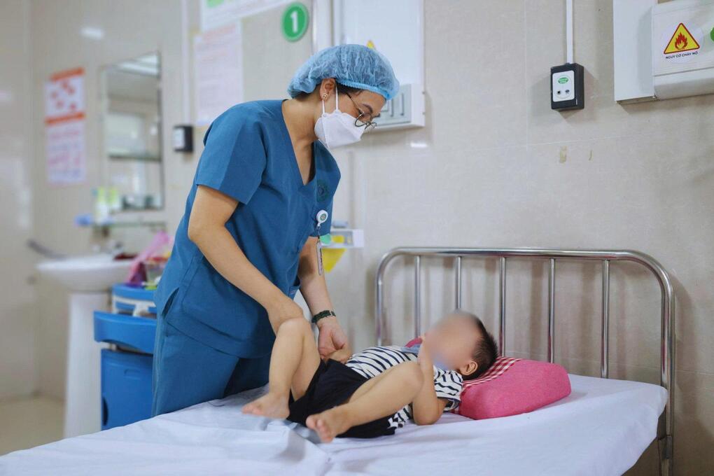 Bệnh nhi tạm ổn định sức khoẻ sau 4 ngày điều trị. Ảnh: Bệnh viện cung cấp