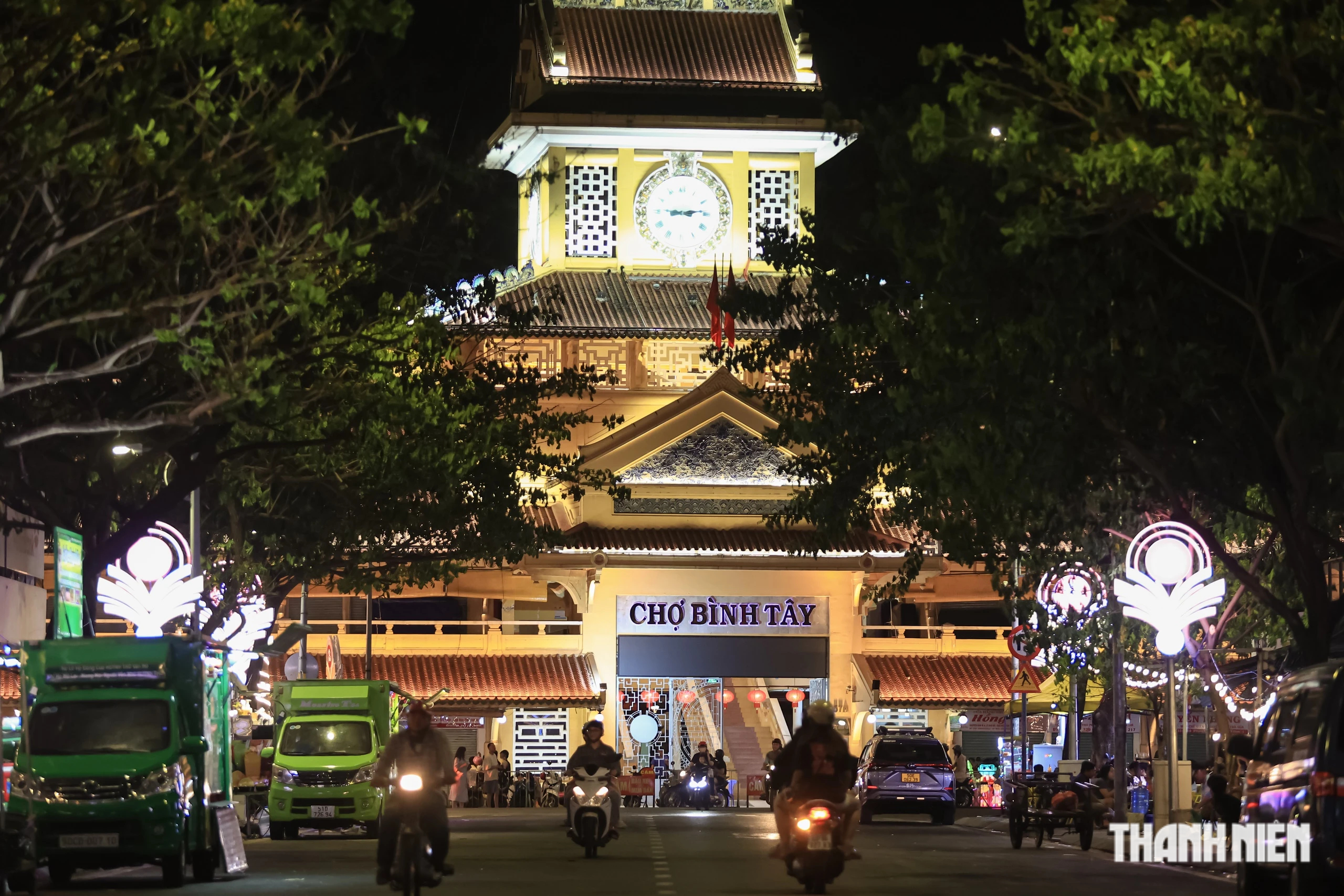 Chợ Bình Tây hơn 95 năm tuổi ở phường Bình Tây, TP.HCM