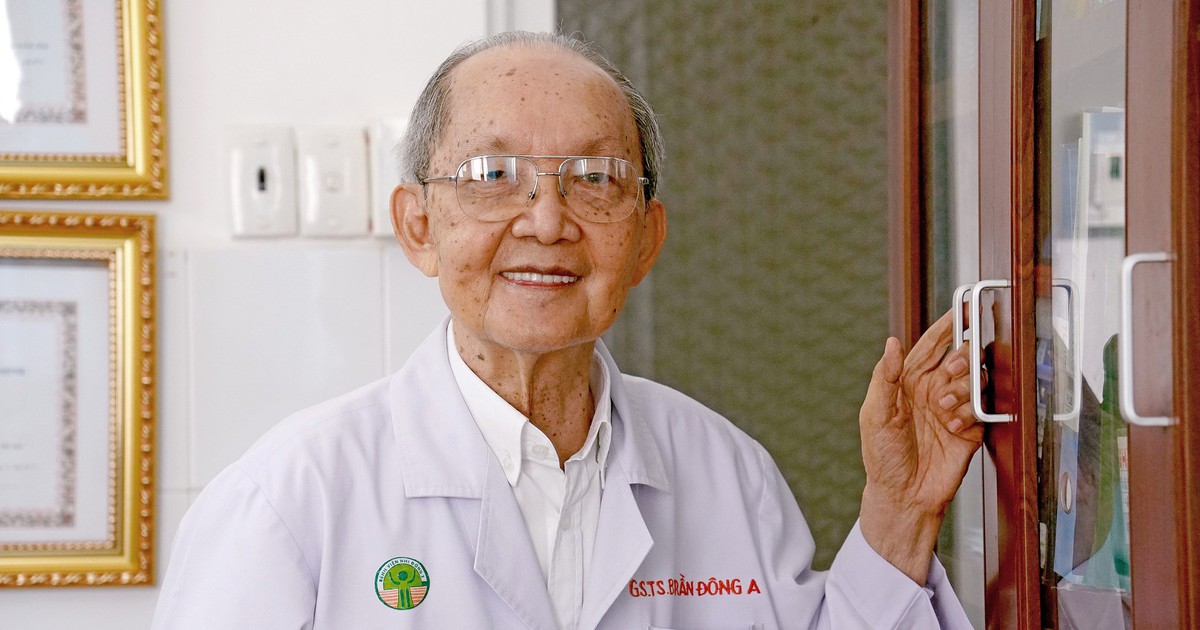 Tuổi 85, Giáo sư Trần Đông A vẫn miệt mài cống hiến cho ngành y: ‘Còn sức khỏe, tôi còn làm’