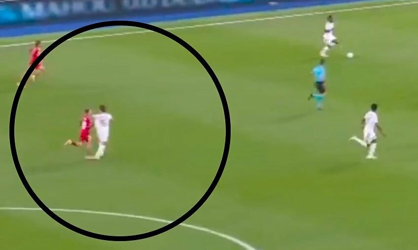 Tác động không rõ ràng giữa Guler và Peque trong trận Real Madrid thắng Sevilla 4-1 ở La Liga tại sân Bernabeu, Madrid, Tây Ban Nha, ngày 18/10/2026. Ảnh: chụp màn hình