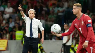 HLV Jorge Jesus phớt lờ chỉ trích của Ronaldo