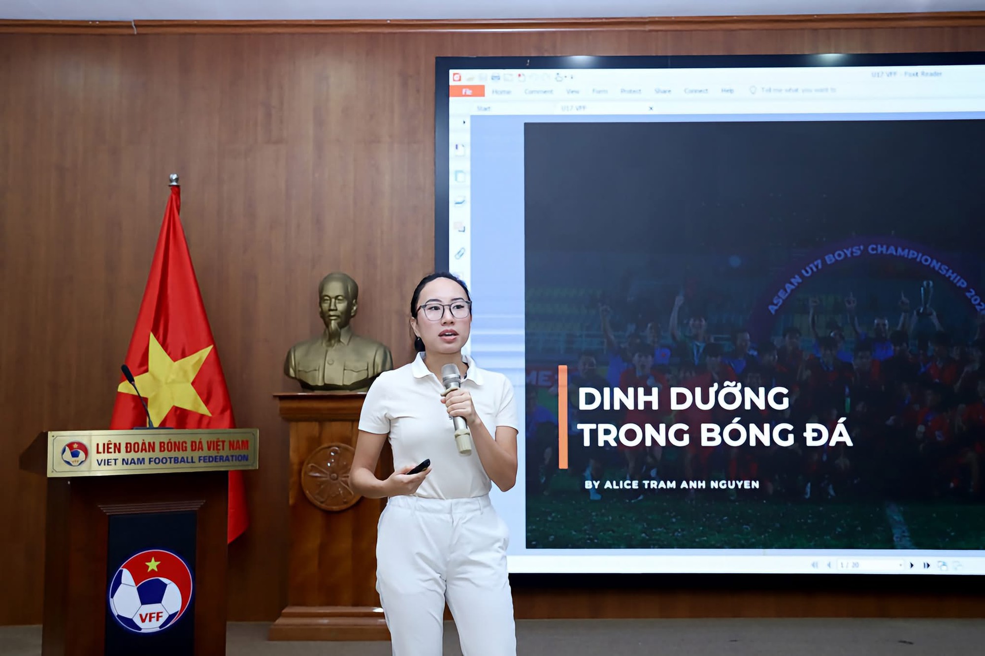 Các kiến thức bổ ích được truyền tải đến U.17 Việt Nam