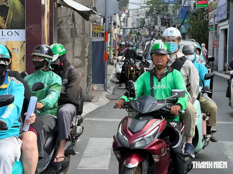Nhiều tài xế xem chạy xe công nghệ là nghề chính để mưu sinh
