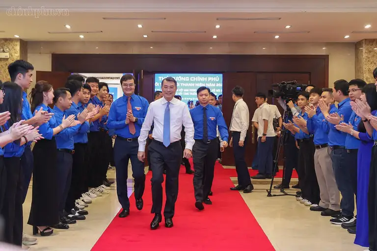 Thủ tướng Chính phủ Lê Minh Hưng tới dự chương trình Thủ tướng Chính phủ đối thoại với thanh niên năm 2026. Ảnh: chinhphu.vn/Nhật Bắc