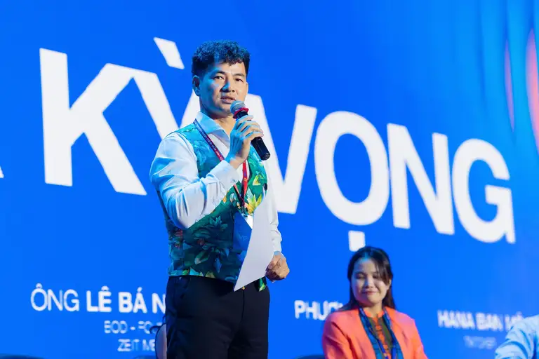 NSND Xuân Bắc - Cục trưởng Cục Nghệ thuật biểu diễn chia sẻ tại KOL Summit 2025 (Ảnh: BTC)