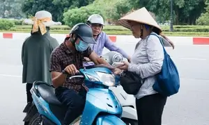 Hụt vé chung kết lượt về Việt Nam - Thái Lan qua hệ thống trực tuyến, nhiều cổ động viên phải mua ngoài "chợ đen" với mức giá gấp 4 thậm chí 8 lần.