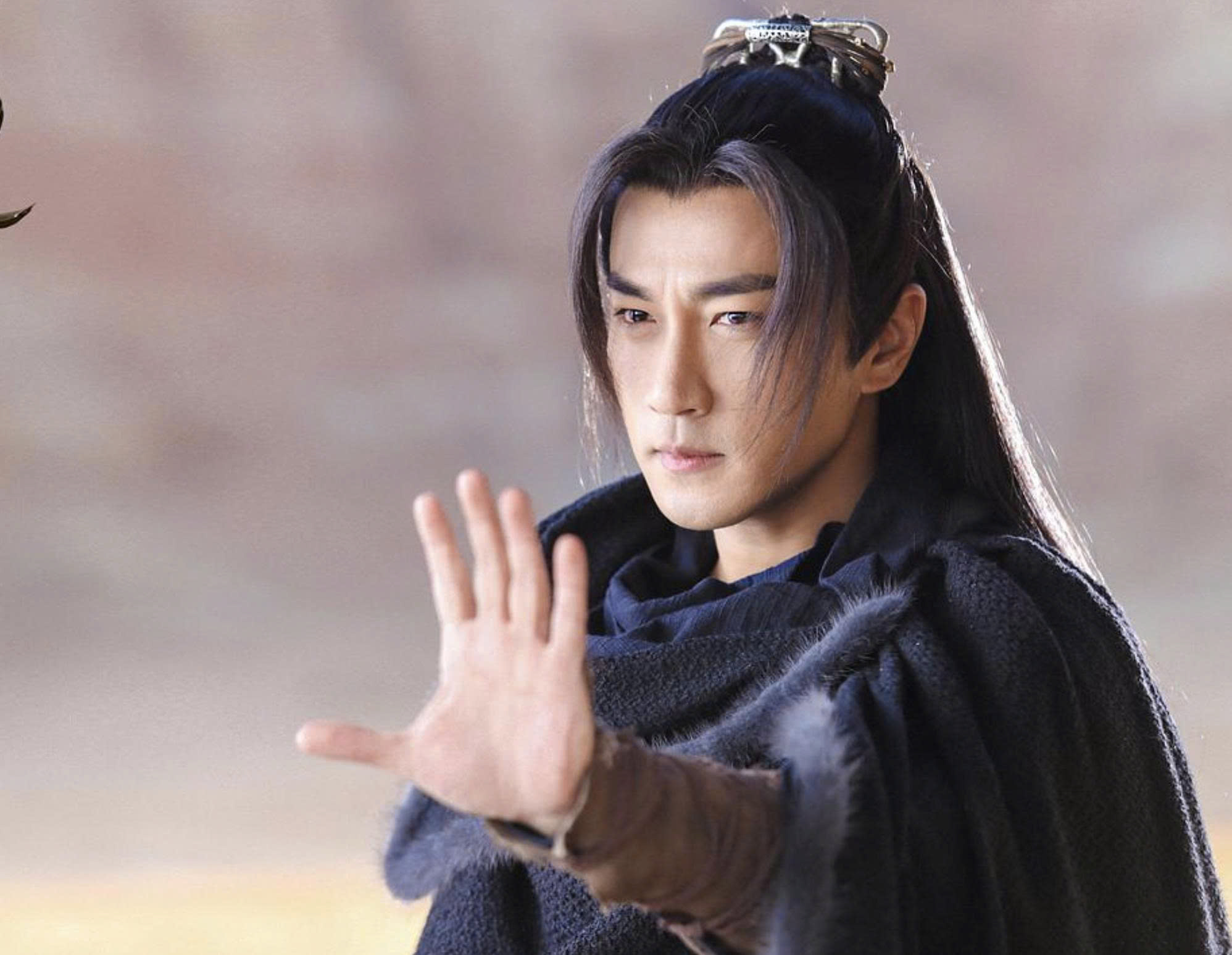 Lưu Khải Uy từng ghi dấu ấn qua nhiều bộ phim truyền hình trước khi đời tư trở thành chủ đề được công chúng quan tâm