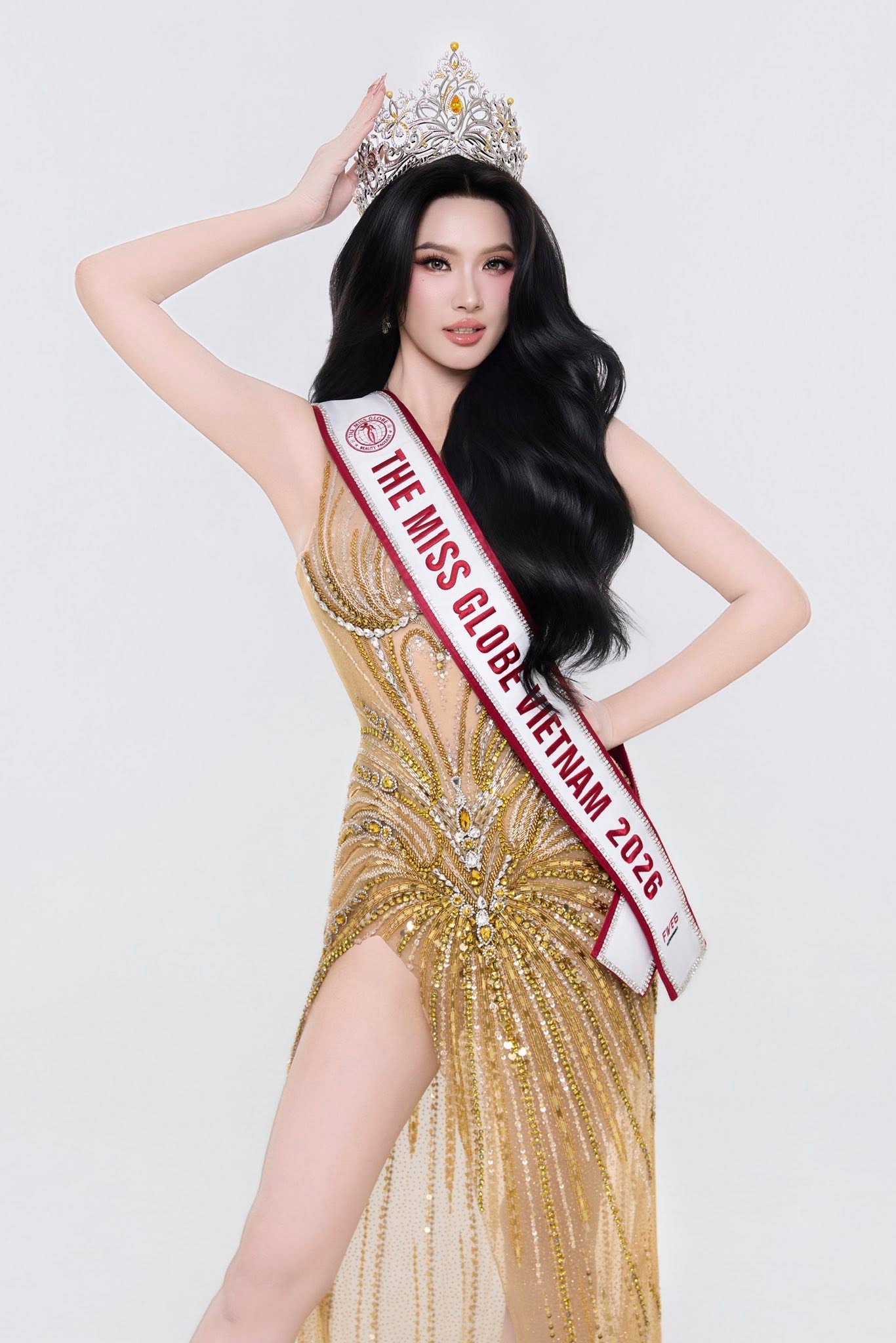 Nguyễn Thu Thảo gây chú ý với hình thể và phong thái tự tin sau khi đăng quang - Ảnh: FBNV