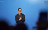 CEO John Ternus nói chuyện với TIME về iPhone Duo, Siri AI, trẻ em và văn hóa thiết kế Apple