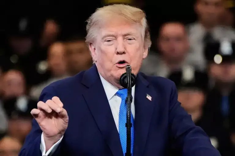 Tổng thống Donald Trump phát biểu tại Garden City, New York ngày 14/8. Ảnh: AP