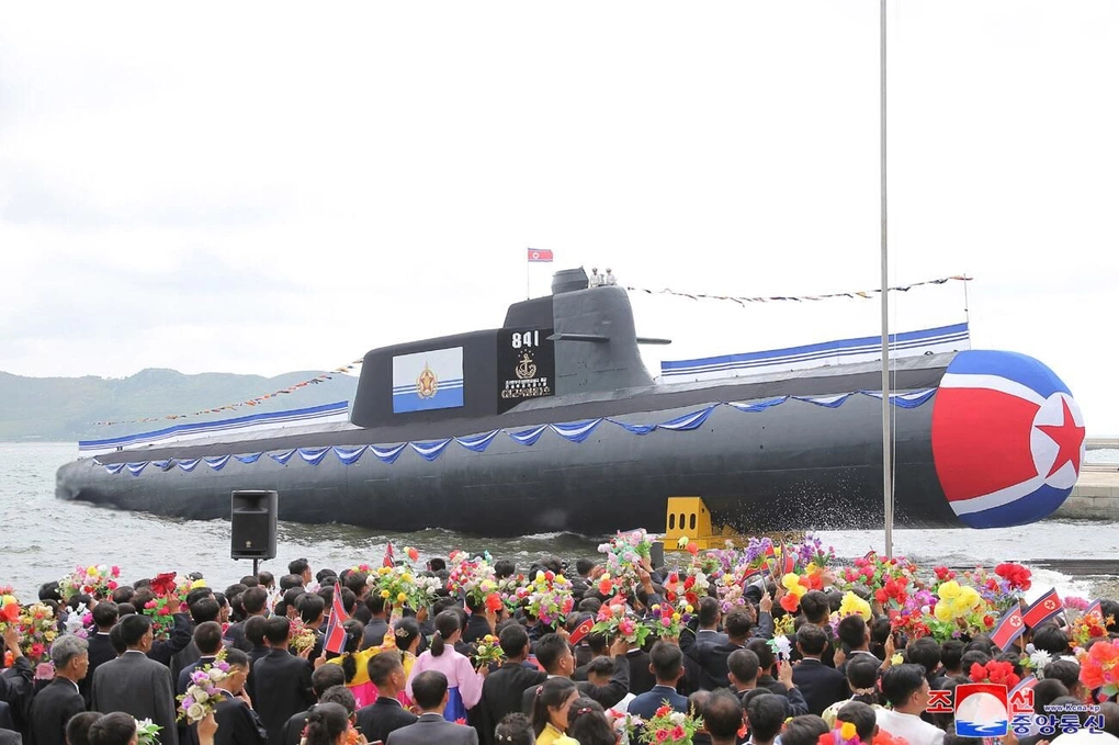 Tàu ngầm Anh hùng Kim Kun-ok trong lễ hạ thủy tháng 9/2023. Ảnh: KCNA