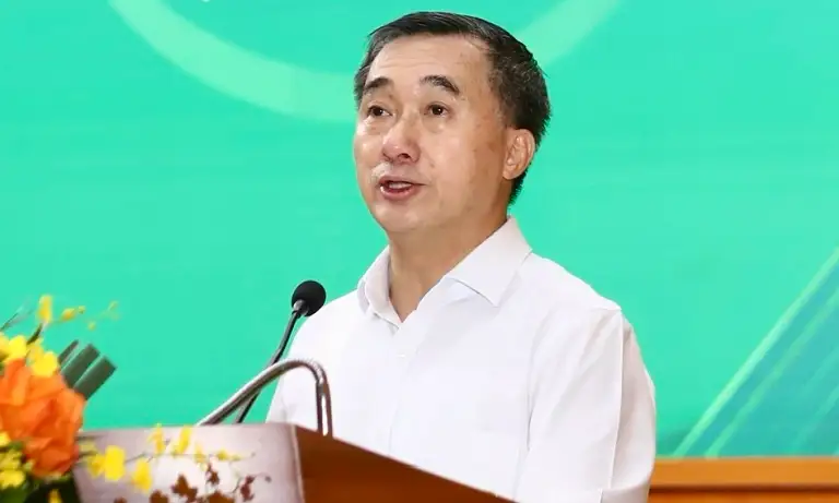 Thứ trưởng Y tế Trần Văn Thuấn phát biểu tại chương trình ngày 30/7. Ảnh: Trần Minh