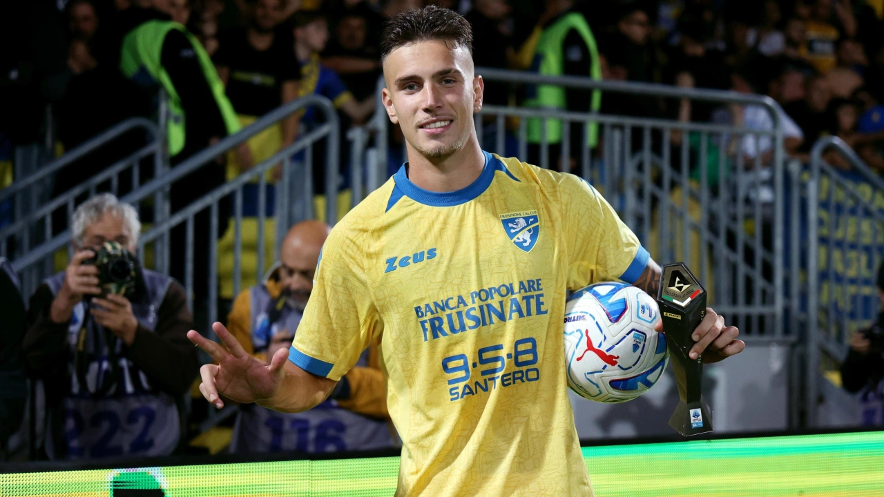 Antonio Raimondo ăn mừng cú hat-trick sau trận Frosinone – Sassuolo trên sân Benito Stirpe, Frosinone, Italy ngày 16/10/2026. Ảnh: ANSA