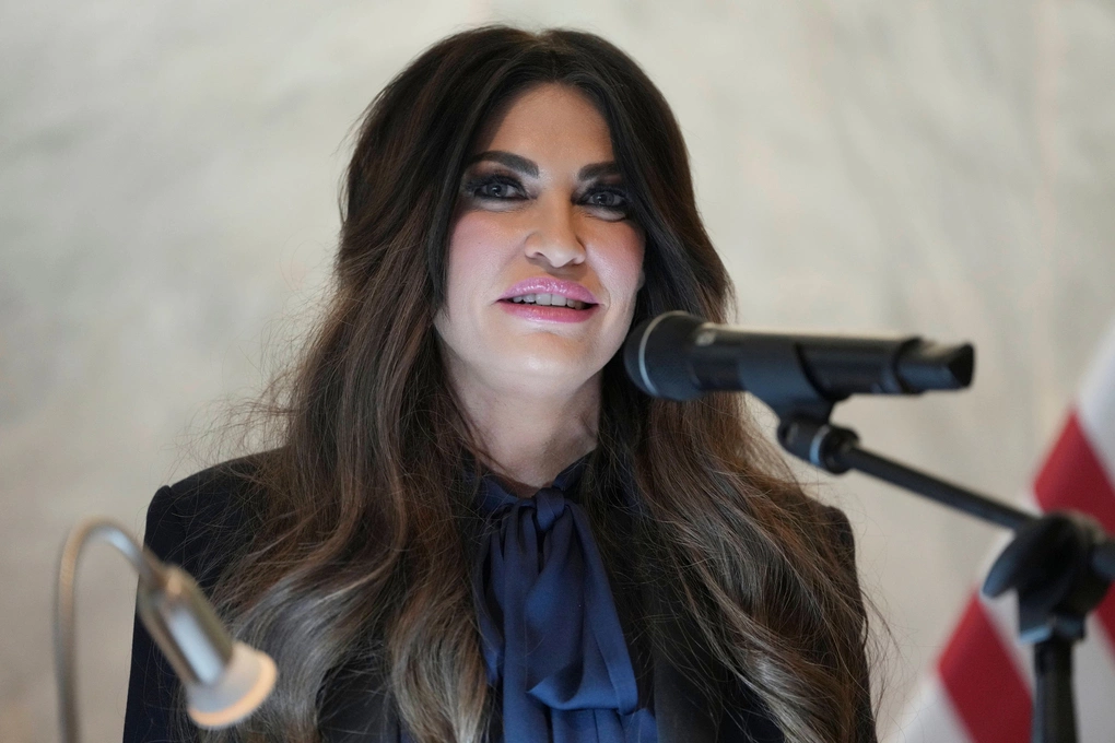 Đại sứ Mỹ tại Hy Lạp Kimberly Guilfoyle phát biểu tại Athens ngày 7/10. Ảnh: AP