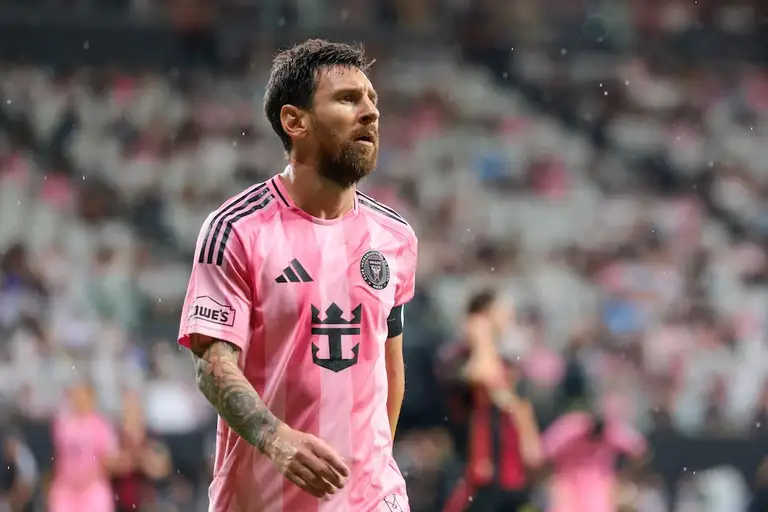 Lionel Messi đạt thỏa thuận mua lại CLB Deportivo Eldense - Ảnh: REUTERS