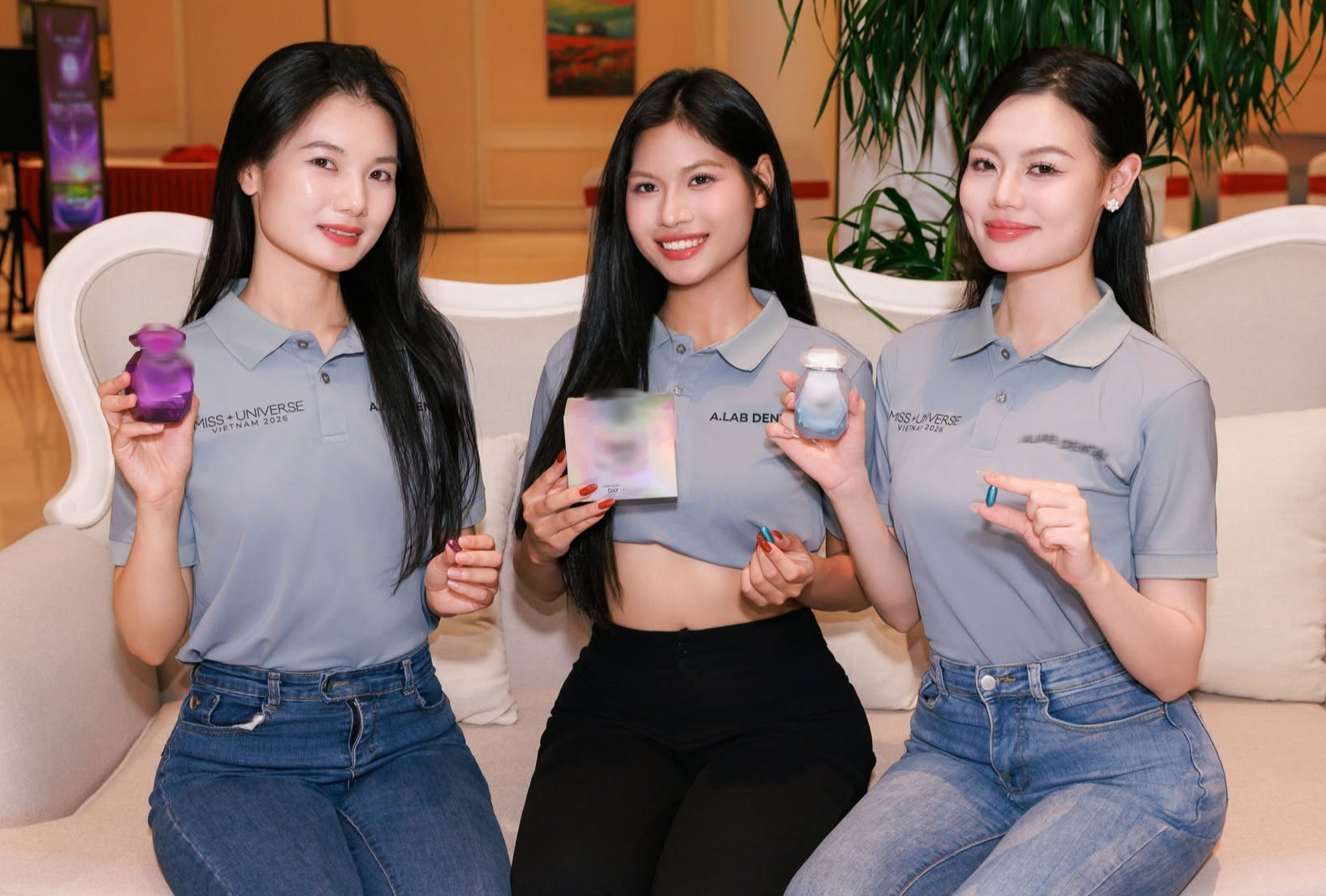 Mẫu áo polo của dàn người đẹp Miss Universe Vietnam 2026 trở thành chủ đề được bàn luận trên các diễn đàn sắc đẹp - Ảnh: BTC