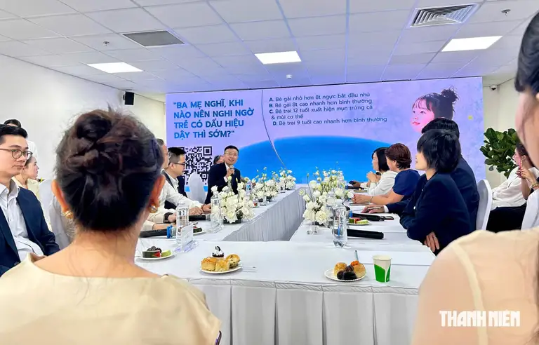 Hội thảo "Hiểu đúng về dậy thì sớm dưới góc nhìn khoa học đa chiều" do Hội đồng Dinh dưỡng khoa học ứng dụng tổ chức sáng 13.9