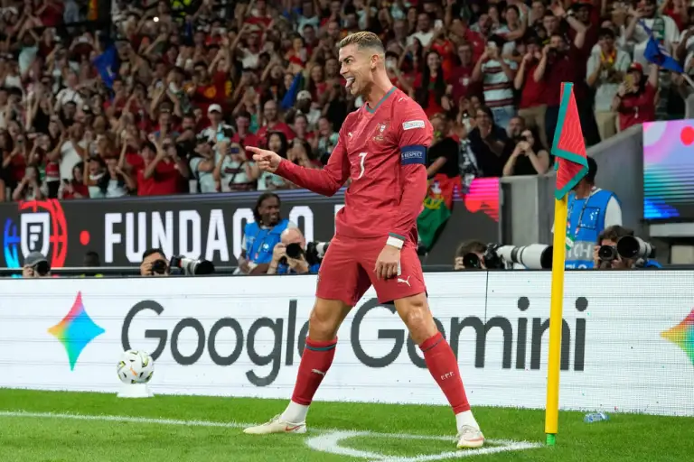 Ronaldo ăn mừng trước khi không được công nhận bàn trong trận Bồ Đào Nha thắng Xứ Wales 1-0 ở vòng bảng Nations League, tại Lisbon, Bồ Đào Nha ngày 24/9. Ảnh: AP