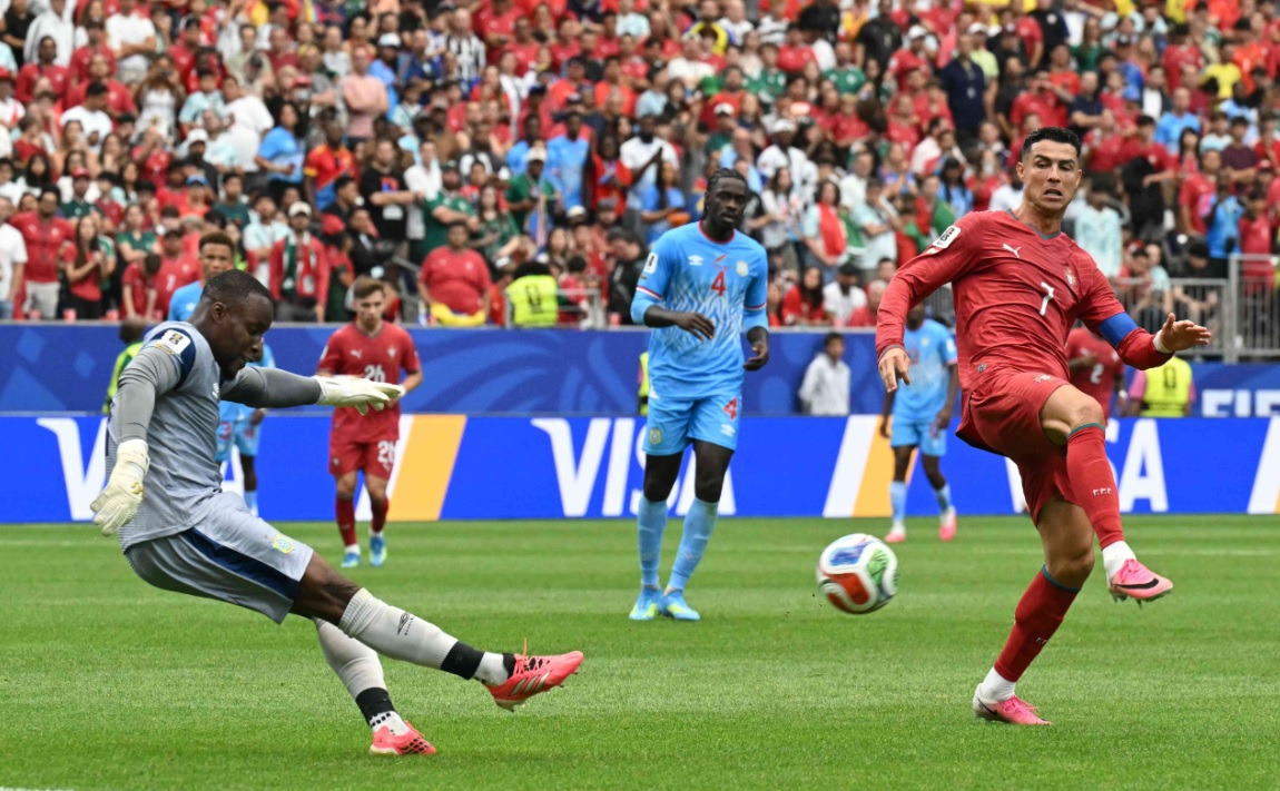 Mpasi khi đối đầu Ronaldo ở World Cup 2026 - Ảnh: AFP