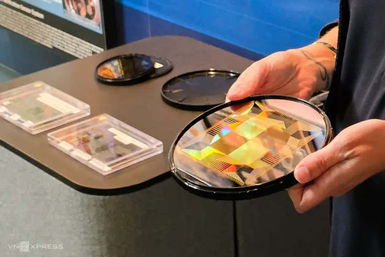 Một số chip do phòng thí nghiệm Microdevices Laboratory phát triển, được trưng bày tại trụ sở của labs, tháng 9/2026. Ảnh: Lưu Quý