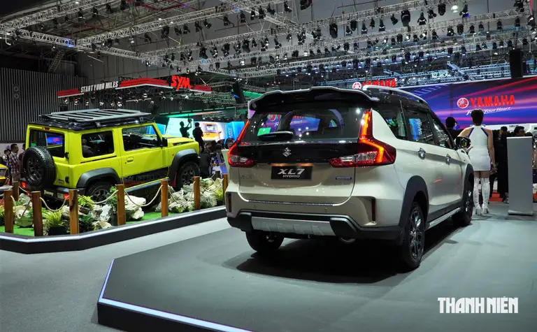 Suzuki XL7 Hybrid sản xuất năm 2026 cũng được đại lý giảm giá mạnh, có nơi chào bán chỉ từ 515 triệu đồng