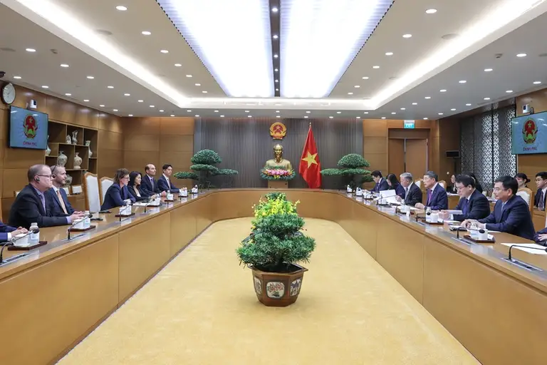 Thủ tướng tin tưởng, với sự hợp tác của FTSE Russell và các đối tác toàn cầu, TTCK Việt Nam sẽ phát triển hơn nữa, không chỉ duy trì mức xếp hạng, mà còn thực sự vươn tầm khu vực - Ảnh: chinhphu.vn/Nhật Bắc