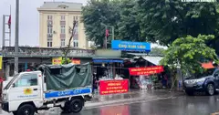 Chợ Kim Liên tạm đóng cửa, tiểu thương lo không biết ngày 'quay trở lại'