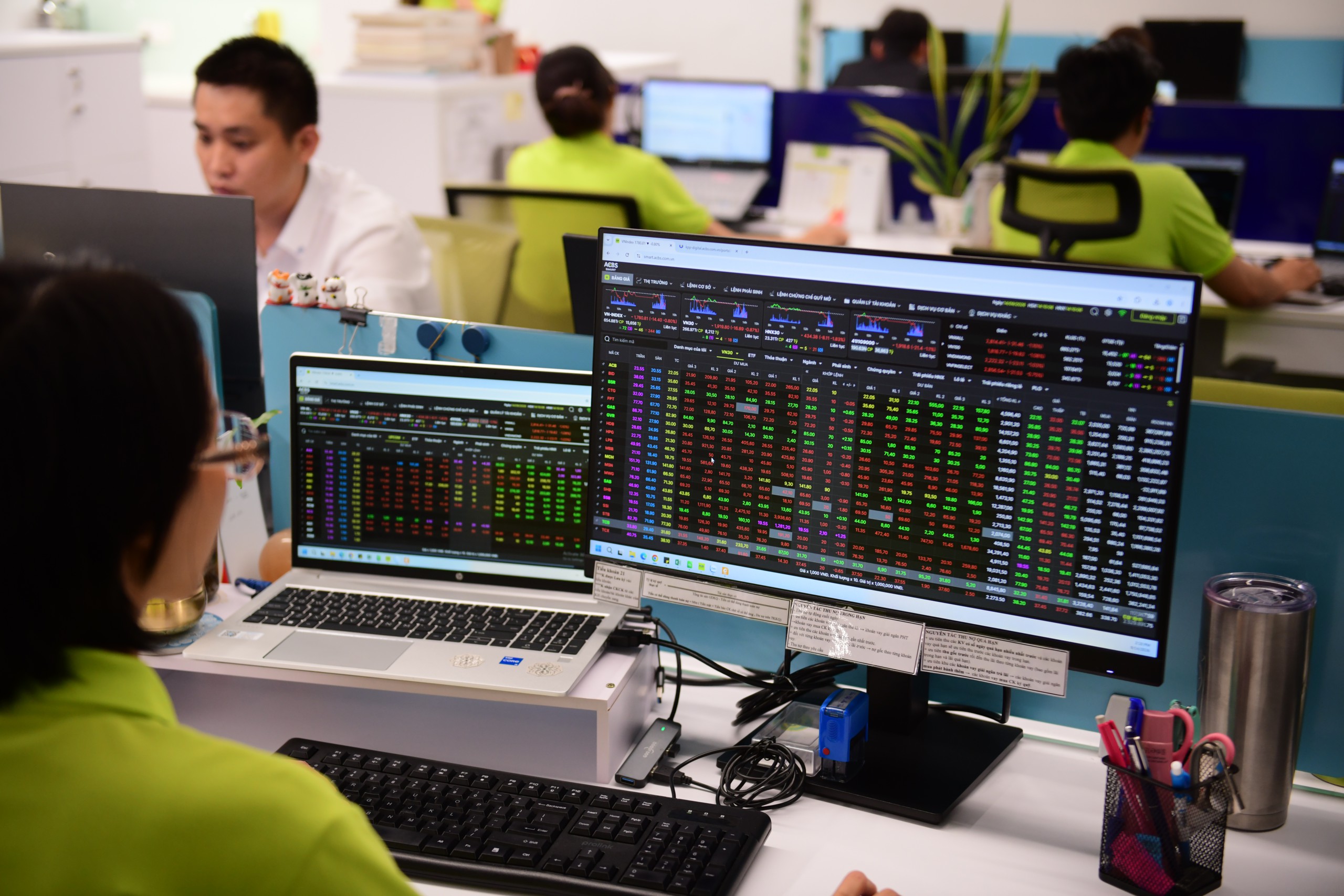 VN-Index vừa có phiên tăng mạnh - Ảnh: QUANG ĐỊNH