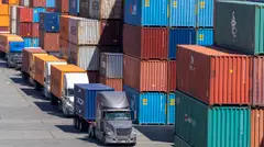Nhập khẩu tháng 8 của Mỹ cao chưa từng có