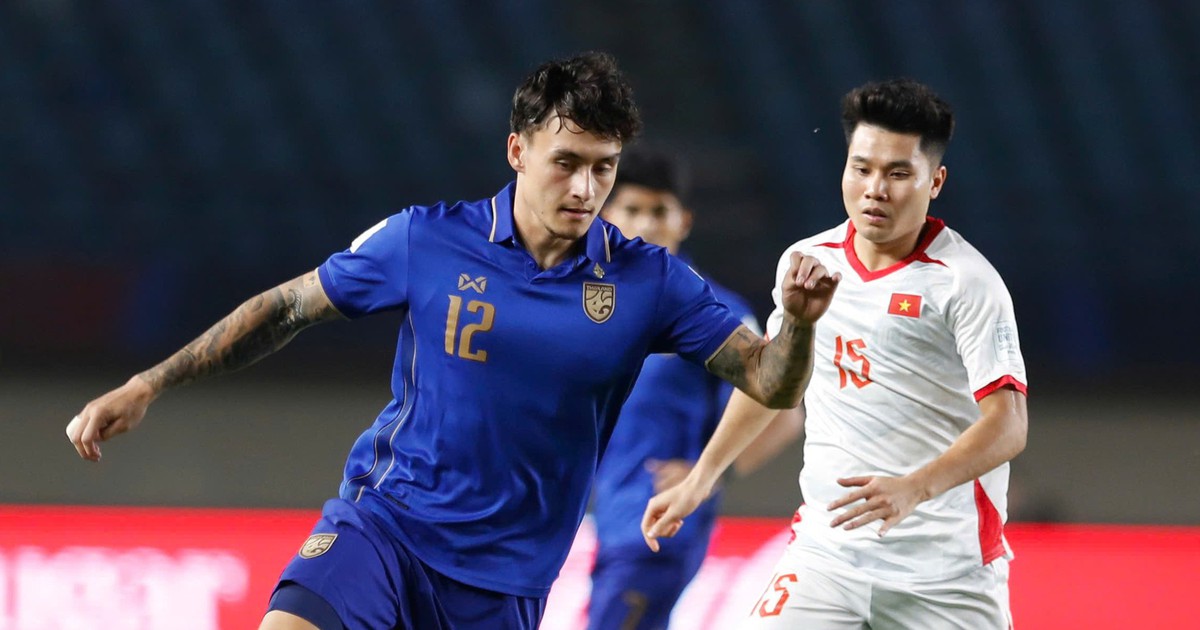 HLV Kim Sang Sik đã 'vắt kiệt sức' Trương Tiến Anh