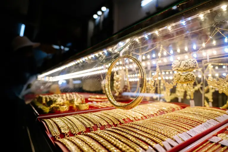 Giá vàng giảm sâu do căng thẳng Trung Đông gia tăng - Ảnh: THANH HIỆP