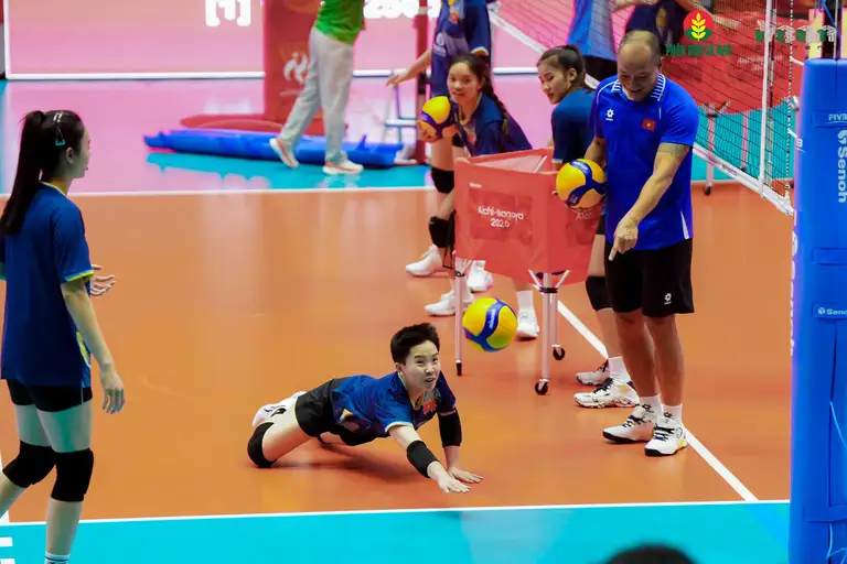 Đội tuyển bóng chuyền nữ Việt Nam tập luyện tại Nhật Bản chuẩn bị chinh phục ASIAD 20