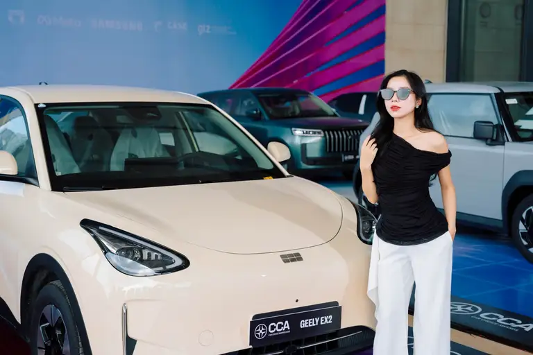 Khai mạc VIMS 2026: Khách đến từ trước giờ mở cửa, khu trưng bày và khu lái thử kín người tham quan - Ảnh 18.