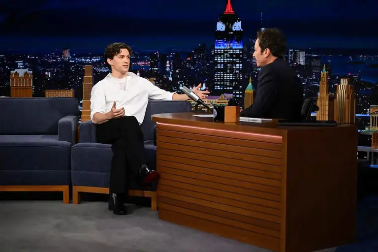 Tom Holland vốn là người hâm mộ bóng đá và nhiều lần bày tỏ sự yêu thích với các ngôi sao của môn thể thao vua