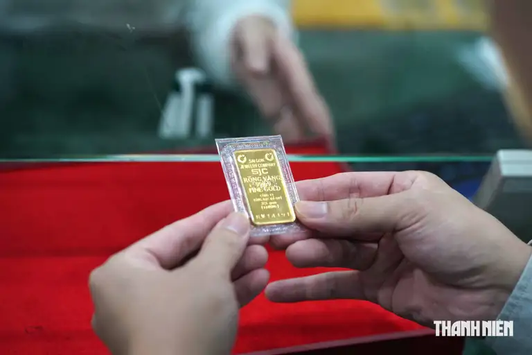 Giá vàng miếng SJC giảm nửa triệu đồng một lượng