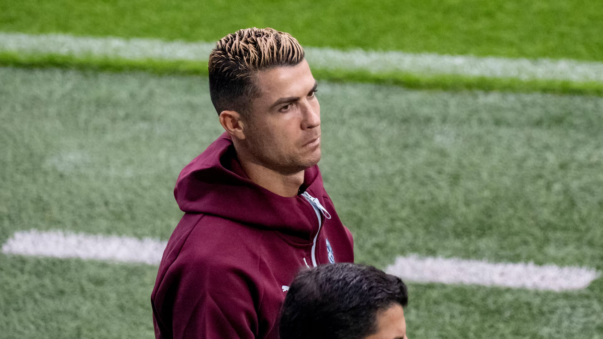 LĐBĐ Bồ Đào Nha phạt Ronaldo 286 USD, đình chỉ thi đấu 30 ngày