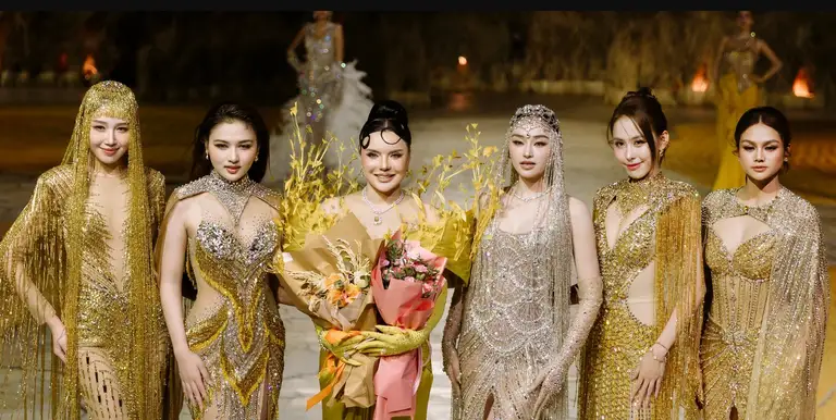 Với bộ sưu tập The Reverie , nhà thiết kế Mai Phương Trang không chỉ muốn giới thiệu những mẫu thiết kế mới mà còn là khát vọng đưa thời trang dạ hội Việt Nam vươn xa trên bản đồ thời trang quốc tế