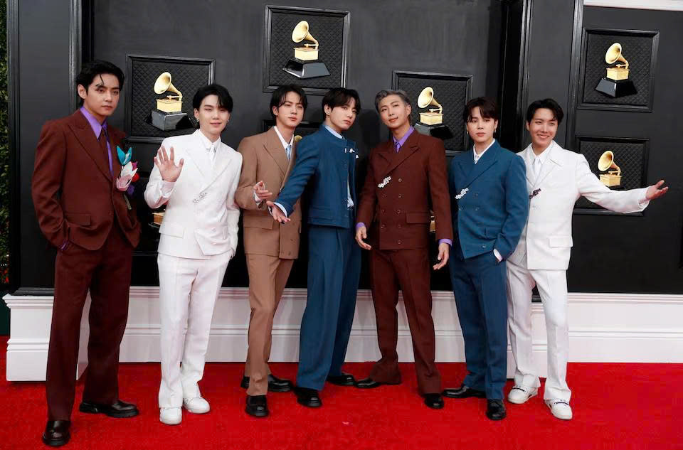 BTS được giới chuyên môn đánh giá là một trong những nghệ sĩ có giá trị thương hiệu lớn nhất của ngành công nghiệp giải trí Hàn Quốc trong nhiều năm tiếp theo