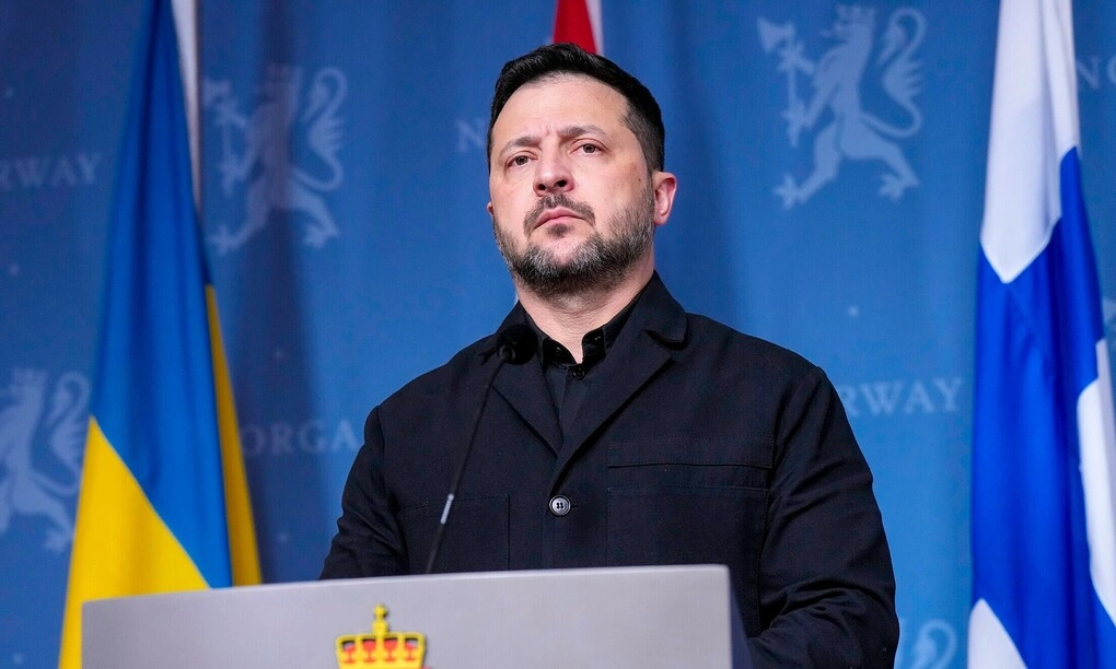 Tổng thống Ukraine Volodymyr Zelensky họp báo tại Oslo, Na Uy ngày 20/10. Ảnh: AP